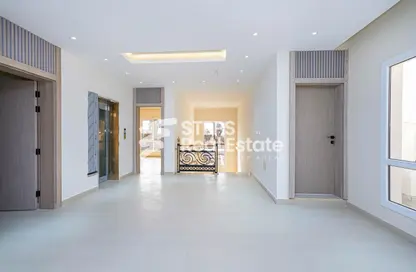 Empty Room image for: Villa - Studio - 7 Bathrooms for rent in Zekreet Street - Al Kharaitiyat - Umm Salal Mohammed, Image 1
