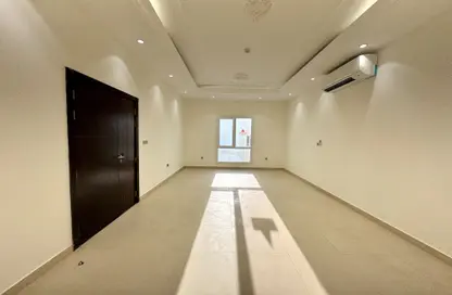 Apartment - 3 Bedrooms - 3 Bathrooms for rent in Al Nasr Street - Al Nasr - Doha