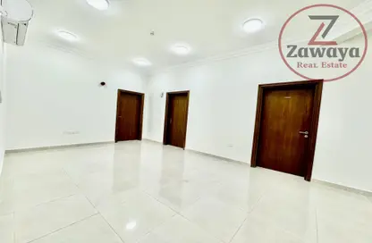 شقة - 2 غرف نوم - 2 حمامات للايجار في فريج كليب - الدوحة