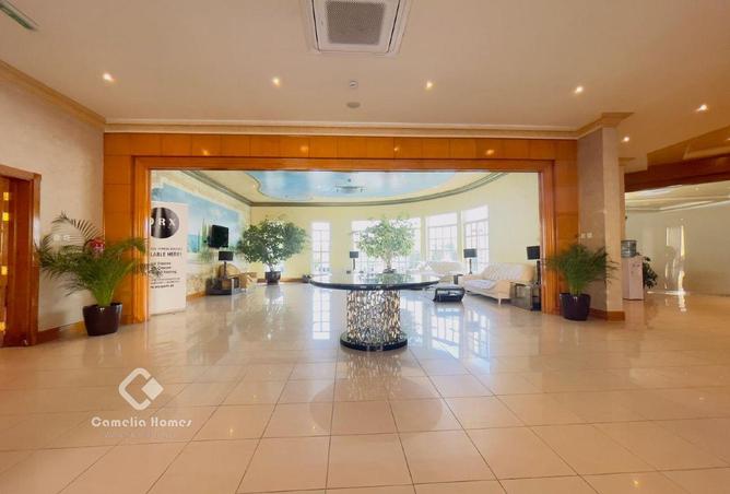 960362 - Property Image 2