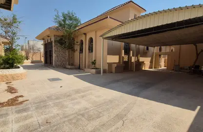 Villa - 6 Bedrooms - 6 Bathrooms for rent in Izghawa - Izghawa - Doha