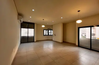 Apartment - 2 Bedrooms - 2 Bathrooms for rent in Anas Street - Fereej Bin Mahmoud North - Fereej Bin Mahmoud - Doha