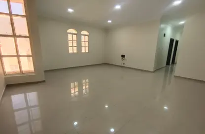 Apartment - 2 Bedrooms - 2 Bathrooms for rent in Al Sadd Road - Al Sadd - Doha