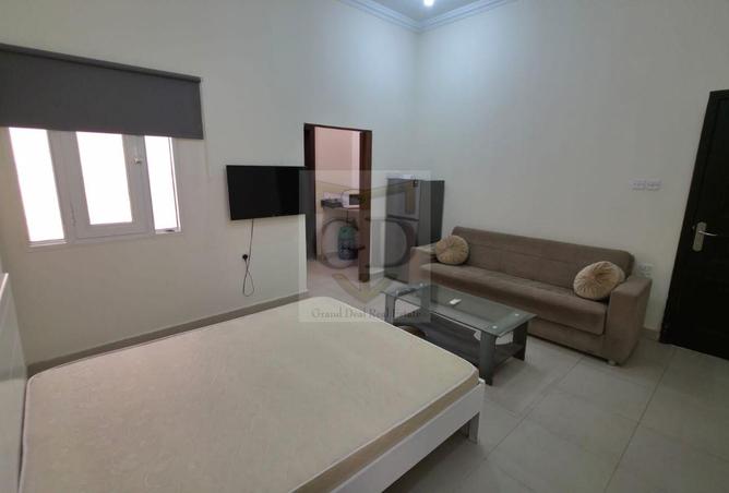 982186 - Property Image 2