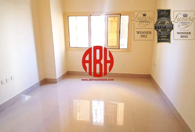 971637 - Property Image 2