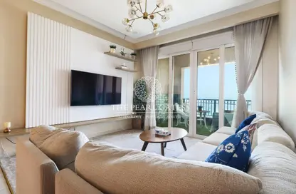 Apartment - 2 Bedrooms - 2 Bathrooms for rent in Viva West - Viva Bahriyah - The Pearl Island - Doha