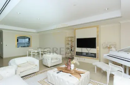 Apartment - 1 Bedroom - 2 Bathrooms for rent in West Porto Drive - Porto Arabia - The Pearl Island - Doha