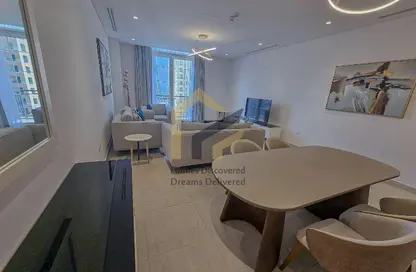 Apartment - 2 Bedrooms - 2 Bathrooms for rent in Floresta Gardens - Floresta Gardens - The Pearl Island - Doha