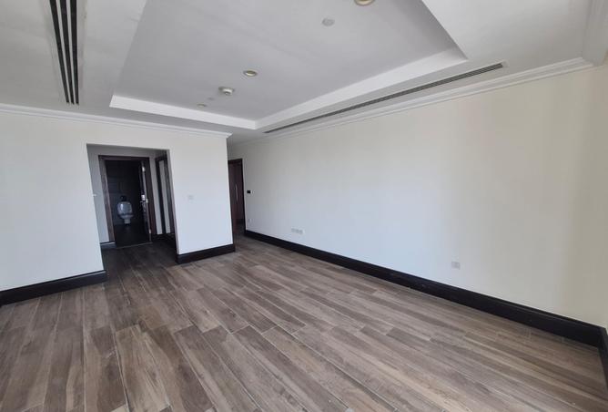 885589 - Property Image 2