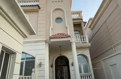 فيلا - 6 غرف نوم - 2 حمامات للبيع في أم صلال محمد - أم صلال محمد - الدوحة