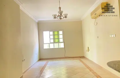 Apartment - 1 Bedroom - 1 Bathroom for rent in Salaja Street - Doha Al Jadeed - Doha