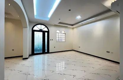 Villa - 5 Bedrooms - 4 Bathrooms for rent in Al Ain Gardens - Ain Khaled - Doha