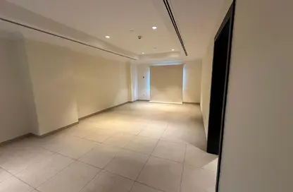 Apartment - 1 Bedroom - 2 Bathrooms for rent in Tower 3 - Porto Arabia - The Pearl Island - Doha