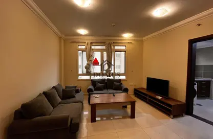 Apartment - 2 Bedrooms - 2 Bathrooms for rent in Anas Street - Fereej Bin Mahmoud North - Fereej Bin Mahmoud - Doha