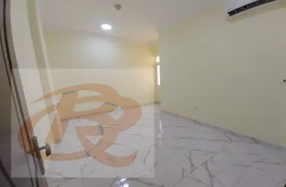 Empty Room image for: Apartment - 2 Bedrooms - 2 Bathrooms for rent in Bin Omran 35 - Fereej Bin Omran - Doha, Image 1