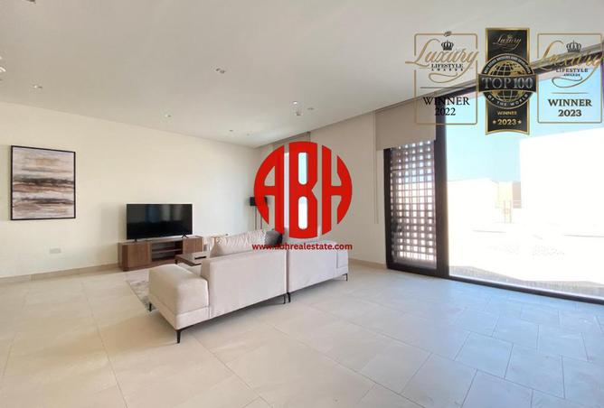 972912 - Property Image 2