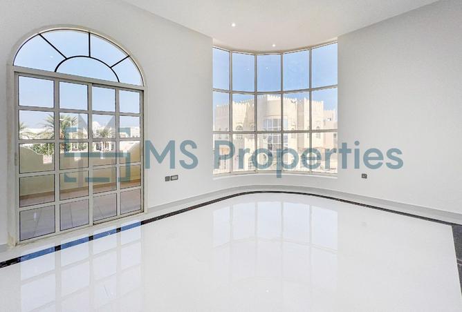 991831 - Property Image 3