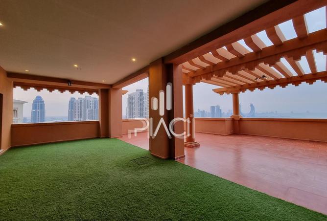 988465 - Property Image 2