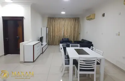 شقة - 2 غرف نوم - 2 حمامات للايجار في شارع المطار القديم - طريق المطار القديم - الدوحة