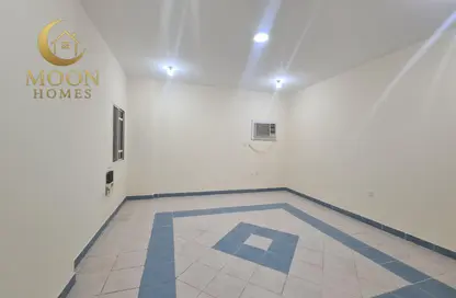 Apartment - 2 Bedrooms - 2 Bathrooms for rent in Al Mansoura - Al Mansoura - Doha