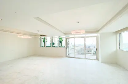 Duplex - 4 Bedrooms - 6 Bathrooms for sale in Gewan Island - The Pearl Island - Doha