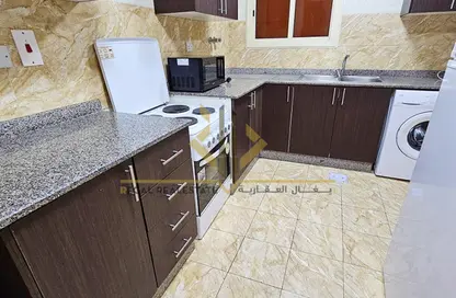 شقة - 2 غرف نوم - 2 حمامات للايجار في فريج بن محمود - الدوحة