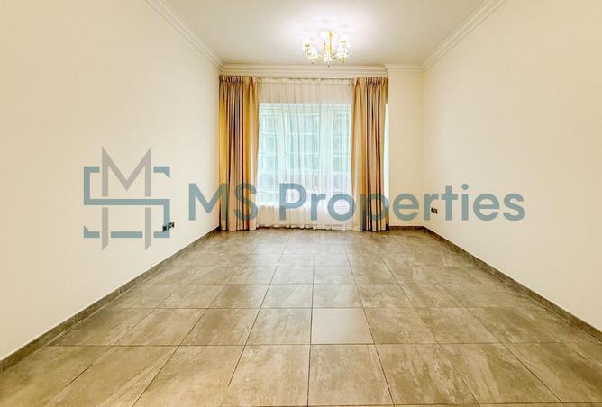 987351 - Property Image 2