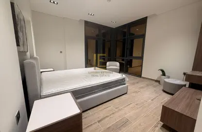 Apartment - 2 Bedrooms - 3 Bathrooms for sale in Boulevard View - Yasmeen City - Lusail