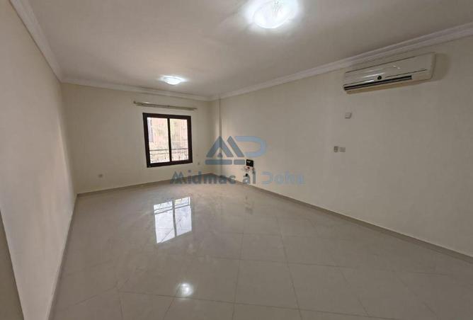 944867 - Property Image 3