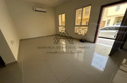 فيلا - 5 غرف نوم - 4 حمامات للايجار في الخيصة - الخيصة - أم صلال محمد