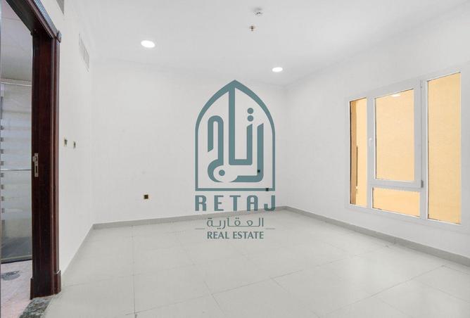 956367 - Property Image 3