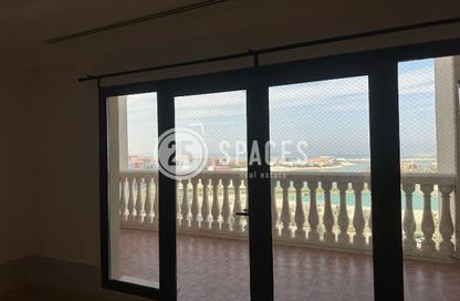 Apartment - 2 Bedrooms - 3 Bathrooms for rent in East Porto Drive - Porto Arabia - The Pearl Island - Doha