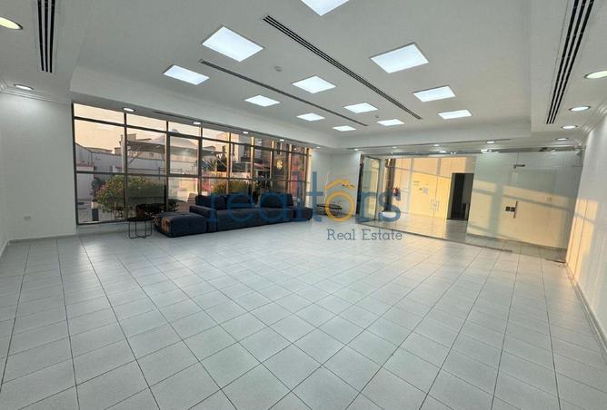 975338 - Property Image 3