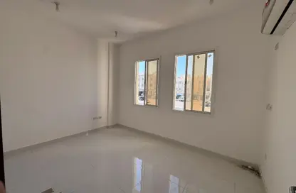 Apartment - 2 Bedrooms - 2 Bathrooms for rent in Umm Salal Ali - Umm Salal Ali - Doha