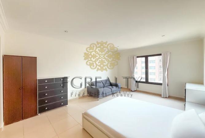 925569 - Property Image 2