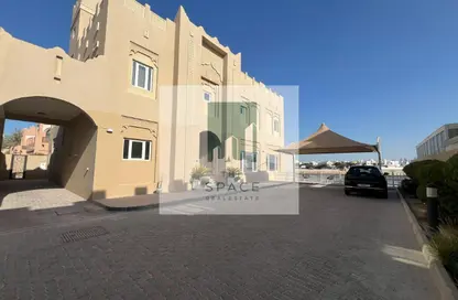 فيلا - 4 غرف نوم - 5 حمامات للايجار في فلل واست باي لاغون - وست باي لاجون - بحيرة وست لاجون - الدوحة