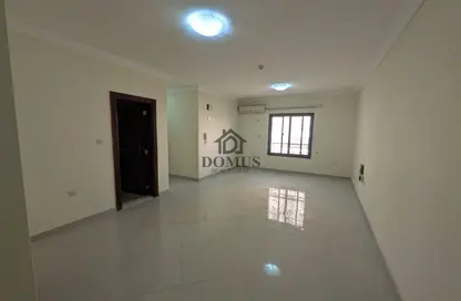 Apartment - 4 Bedrooms - 3 Bathrooms for rent in Anas Street - Fereej Bin Mahmoud North - Fereej Bin Mahmoud - Doha