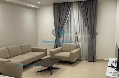 Living Room image for: Apartment - 2 Bedrooms - 2 Bathrooms for rent in Abdullah Bin Masoud Street - Fereej Bin Mahmoud - Doha, Image 1