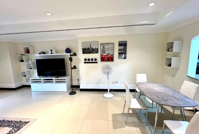 975279 - Property Image 3