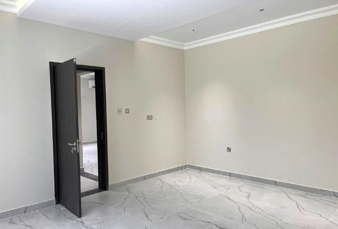 933045 - Property Image 3