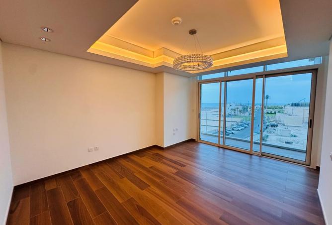 989453 - Property Image 3