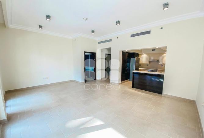 930395 - Property Image 3