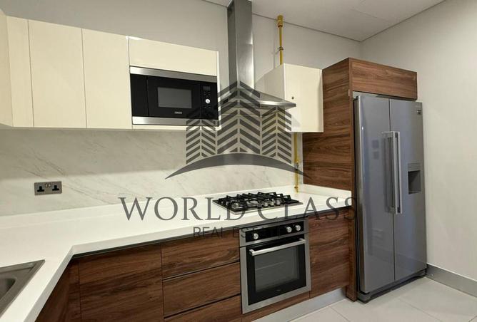 989423 - Property Image 3