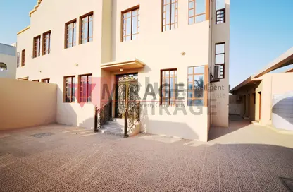 فيلا - 5 غرف نوم - 5 حمامات للايجار في مجمع العين 3 - مجمع العين - عين خالد - الدوحة