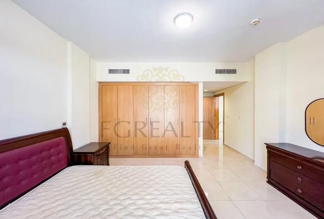 957879 - Property Image 2