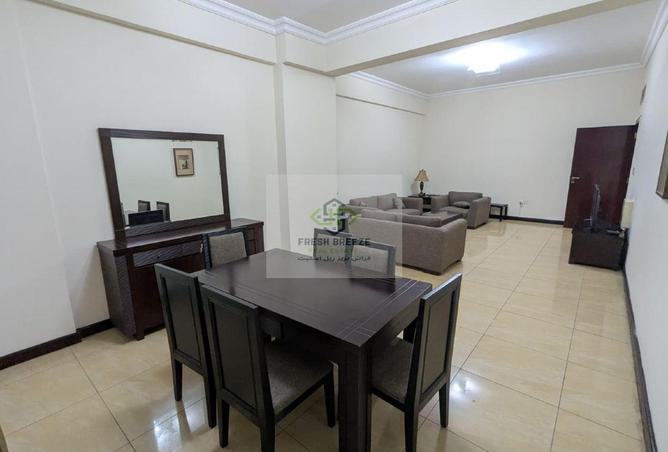 976523 - Property Image 2