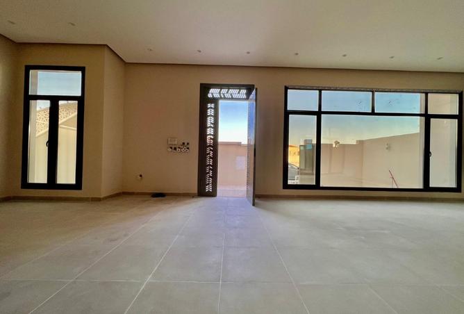 940447 - Property Image 3