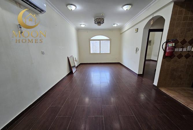 987695 - Property Main Image