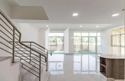 دوبلكس - 2 غرف نوم - 3 حمامات للبيع في ريزيدينشيال دي5 - جنوب فوكس هيلس - فوكس هيلز - الوسيل