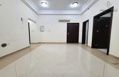 شقة - 2 غرف نوم - 2 حمامات للايجار في شارع حضرموت - دوحة الجديد - الدوحة